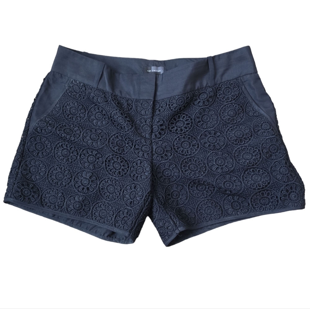 The limited short Size 8